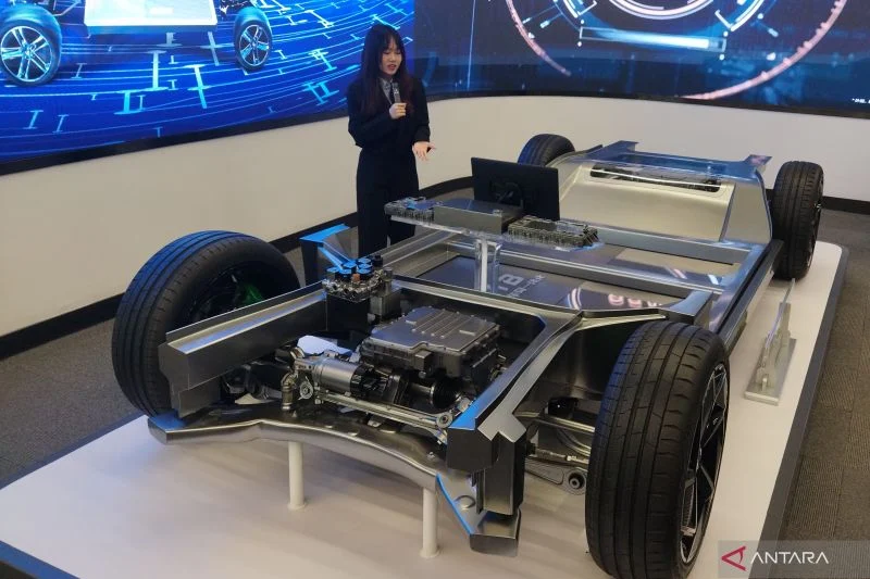 Revolusi Taksi Listrik: BYD e7 Resmi Hadir dengan Blade Battery Generasi Baru