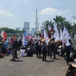 Ribuan Buruh Guncang Jalan DPR dan Monas, Polisi Siapkan 1.948 Personel untuk Amankan Demo Pra‑Mayday
