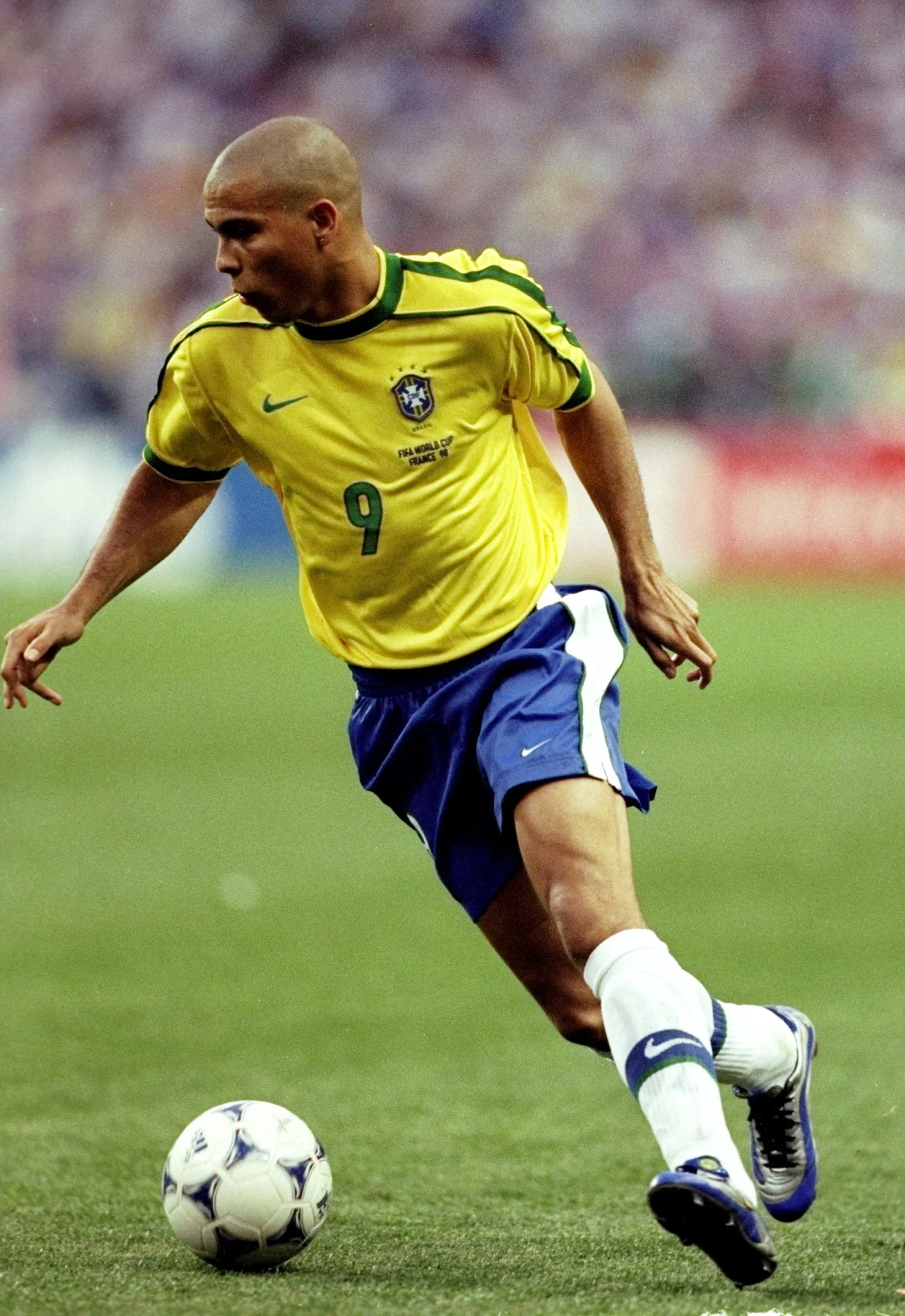 Ronaldo Nazário: Legenda Fenomena yang Membawa Brasil ke Puncak Kemenangan 2002