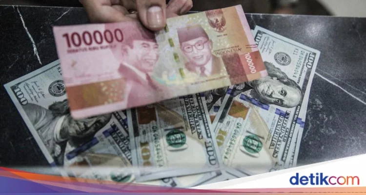 Rupiah Terlemah Sepanjang Masa: Penyebab Internal dan Dampak Negosiasi AS-Iran