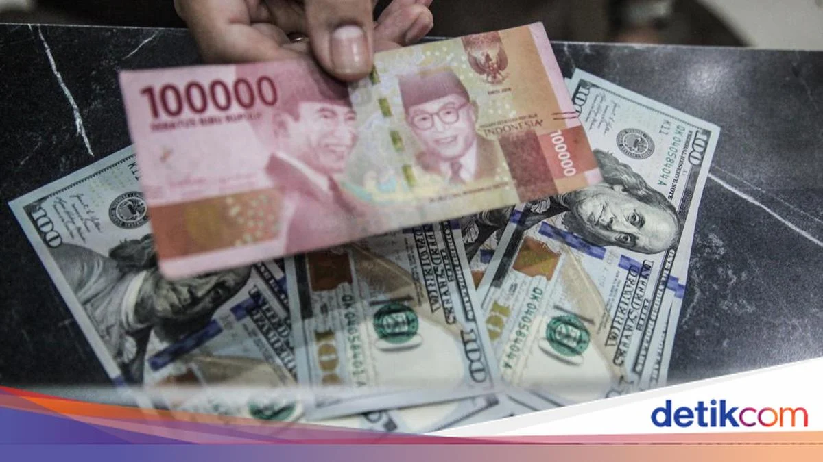 Rupiah Terlemah Sepanjang Masa: Penyebab Internal dan Dampak Negosiasi AS-Iran