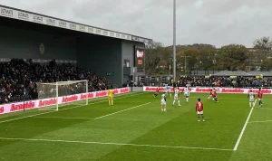 Salford City vs Bromley: Kemenangan 2-0 Bawa Ammies ke Puncak Promosi