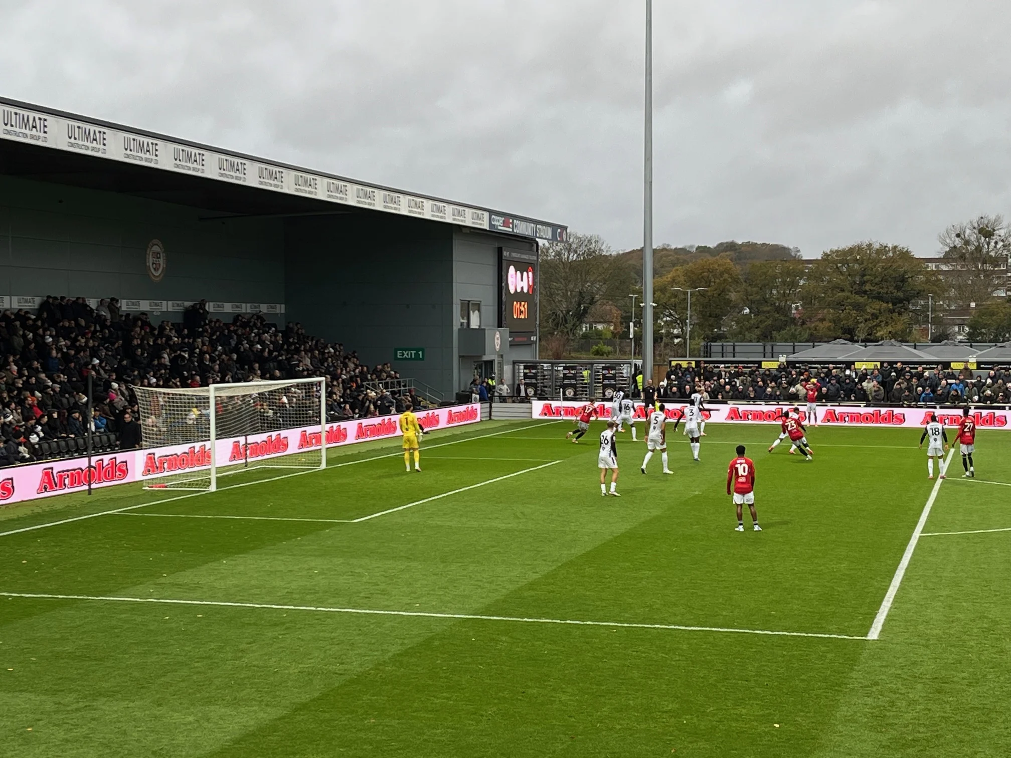Salford City vs Bromley: Kemenangan 2-0 Bawa Ammies ke Puncak Promosi