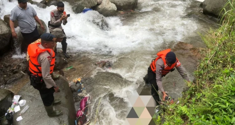 Satpam Sekolah Gugur Saat Menyelamatkan Siswi yang Hanyut di Sungai Cibanjaran, Warga Berduka Mendalam