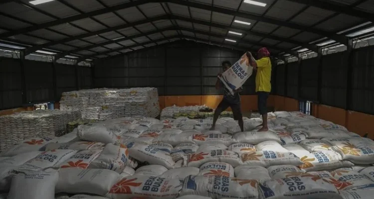Sidik Gudang Bulog: Prabowo Ungkap Stok Beras Nasional Tercapai 4,8 Juta Ton