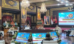 Silaturahmi Menhan Sjafrie dengan Purnawirawan TNI: Gatot, Dudung, dan Wiranto Hadir dalam Ajang Strategis