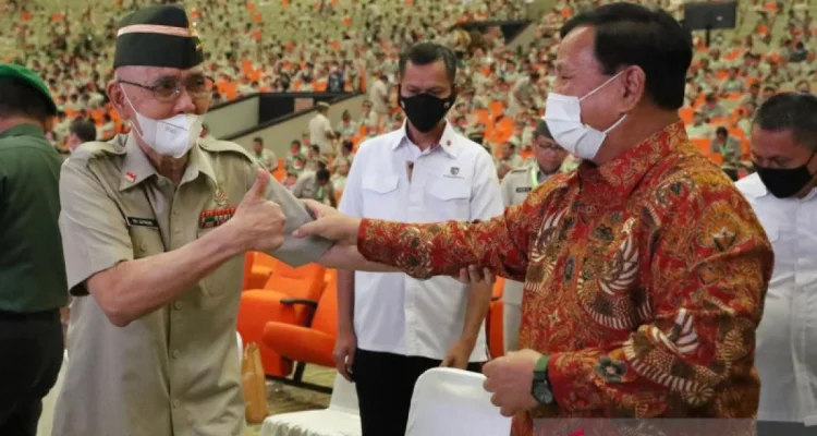 Silaturahmi Purnawirawan TNI: Menteri Pertahanan Gelar Diskusi Eksklusif di Kemhan, Sementara ALASTUA TNI AD Angkat Boxing untuk Persaudaraan Generasi Muda