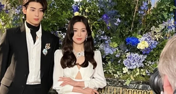 Song Hye Kyo Memukau di Chaumet High Jewellery Gala: Gaya Pink Elegan yang Menggoda dan Perbandingan dengan Li Bingbing serta Sophie Marceau