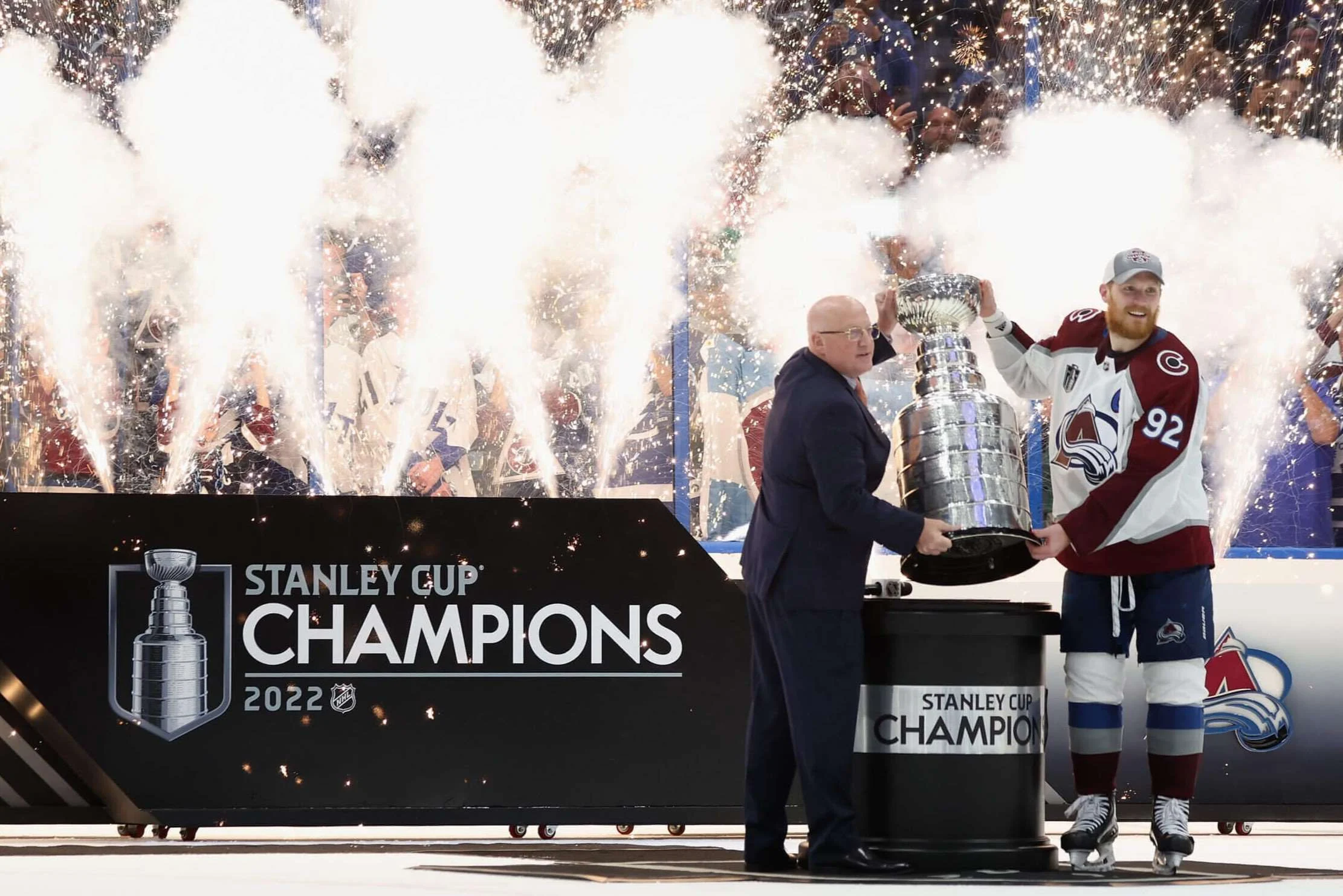 Stanley Menggebrak: Saham Meroket, AI Bentuk Masa Depan Chip, dan Drama Stanley Cup Mengguncang Pasar