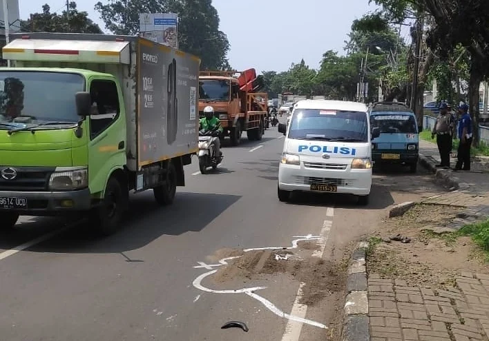Tabrakan Trotoar di Daan Mogot: Pengendara Motor 24 Tahun Tewas Terlindas Bus Antarkota