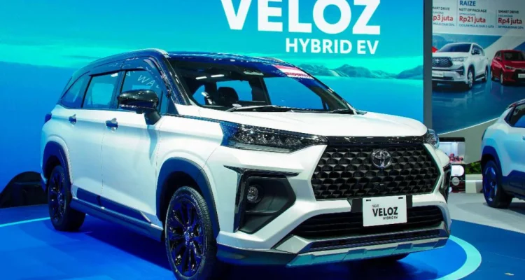 Toyota Veloz Hybrid 2026: MPV Paling Irit dengan Fitur Mewah, Harga Kompetitif!