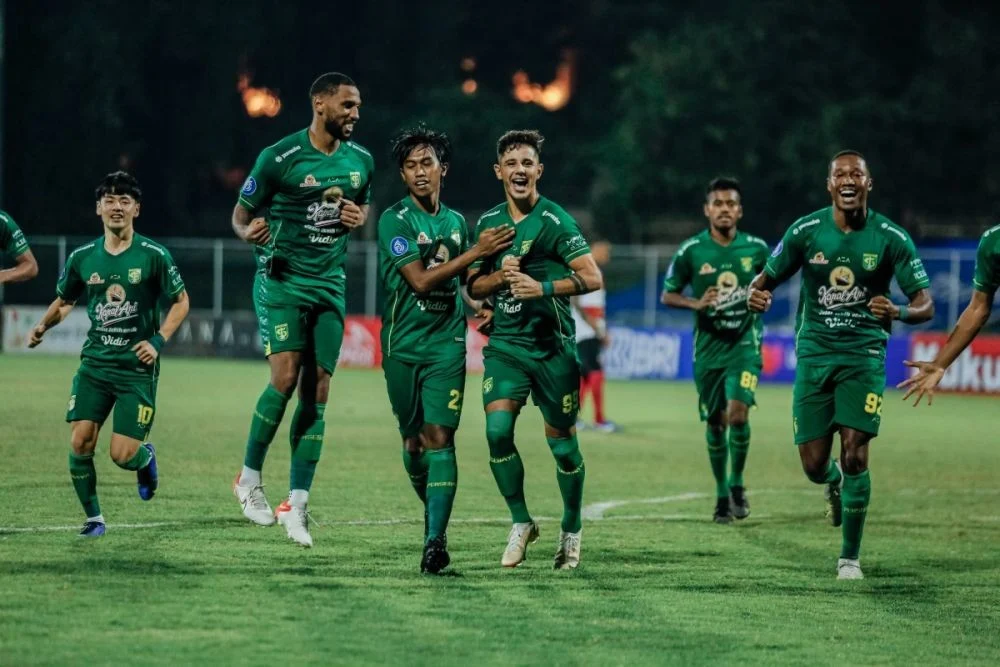 Trio MBG Kembali di Panggung Derbi Suramadu: Prediksi Bonek tentang Line‑Up Persebaya yang Mengguncang