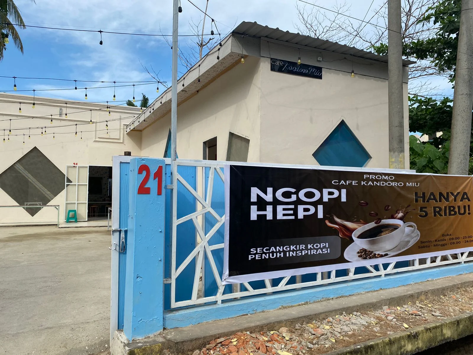 Viral! Napi Korupsi Rp233 Miliar Supriadi Tertangkap Ngopi di Kedai Kafe Kendari, Kini Dipindahkan ke Lapas Nusakambangan