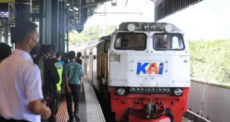 Viral! Penumpang Masak Mi Instan di Gerbong KA Gunungjati, KAI Lakukan Penelusuran Mendalam