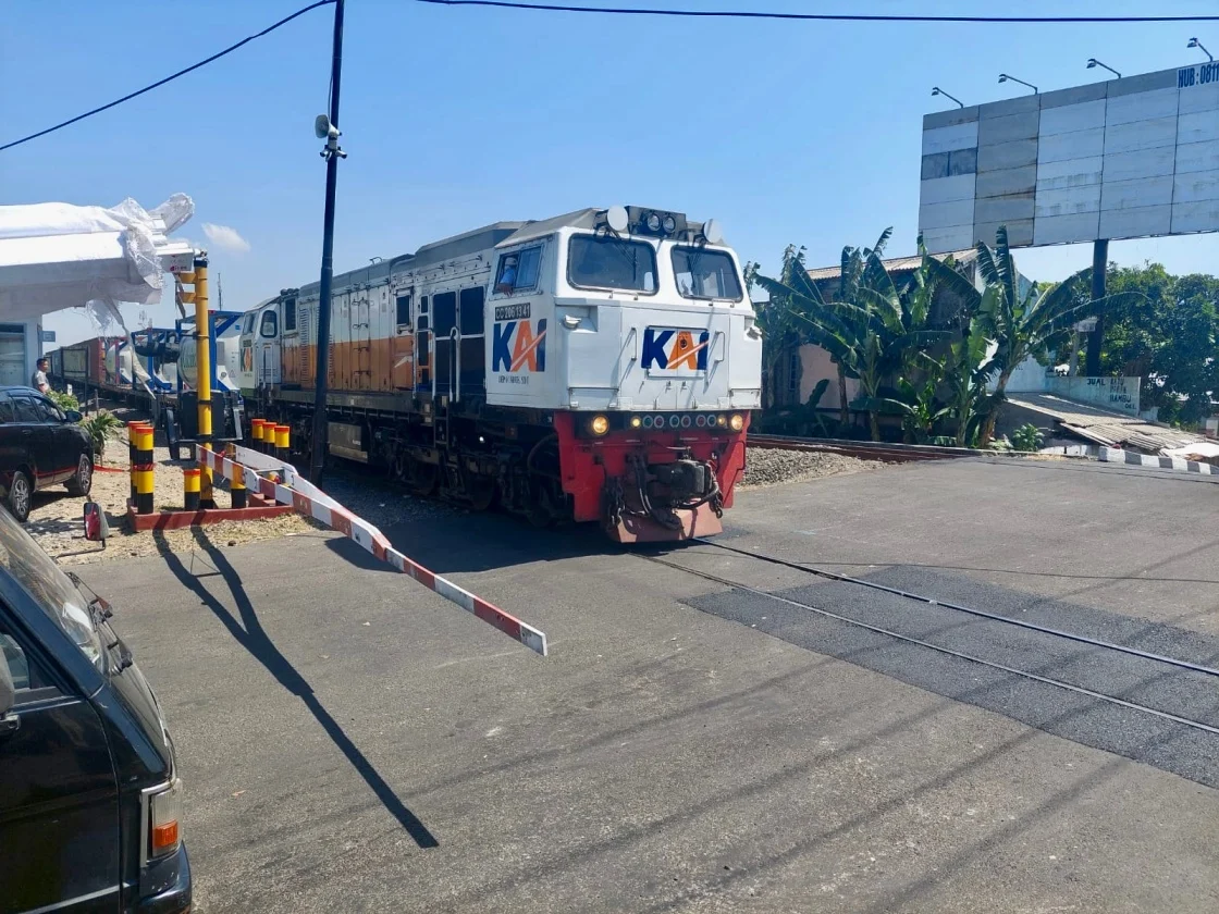 YLKI Desak Reformasi Keselamatan Kereta Api: Tuntutan Total Setelah Kecelakaan Bekasi