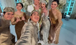 5 Foto Alyssa Daguise yang Menggemparkan di Akad Nikah El Rumi & Syifa Hadju