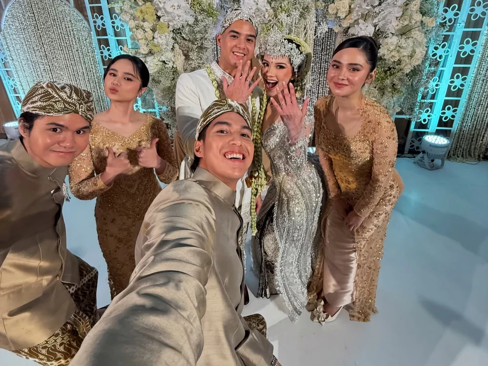 5 Foto Alyssa Daguise yang Menggemparkan di Akad Nikah El Rumi & Syifa Hadju