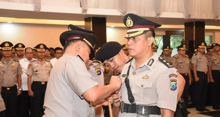 AKBP Polda Kalsel Terancam Sanksi Ganda Usai Merokok Sambil Mengemudi