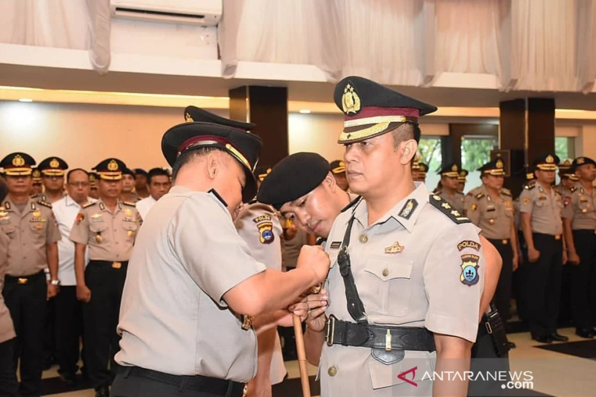 AKBP Polda Kalsel Terancam Sanksi Ganda Usai Merokok Sambil Mengemudi