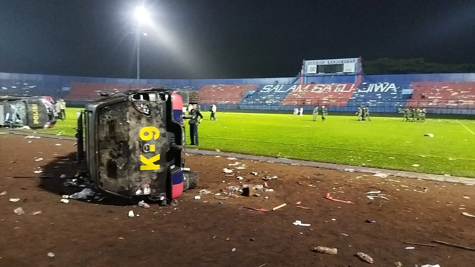 Almere Mengalami Kericuhan: Kebakaran Pusat Data dan Pertandingan Sepak Bola