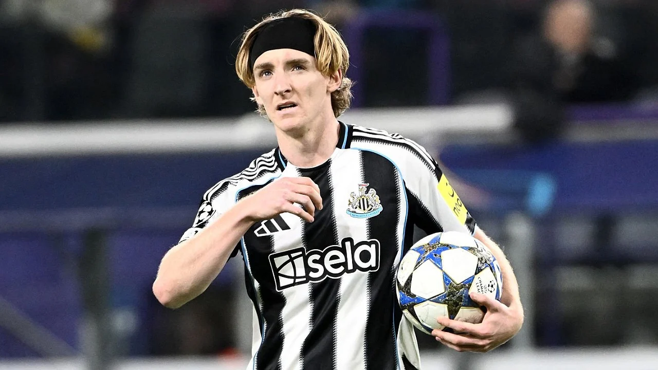 Anthony Gordon Sepakat dengan Bayern Munich, Newcastle Minta Biaya Transfer £75 Juta