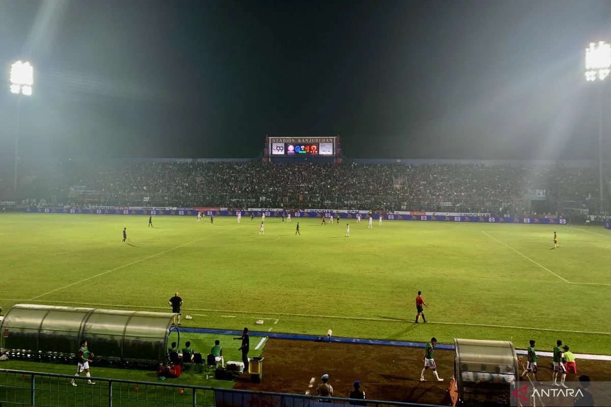 Arema FC Tundukkan PSM Makassar 3-0 di Stadion Kanjuruhan