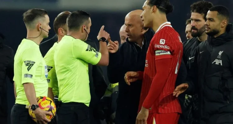 Arne Slot Menghadapi Masa Depan yang Tidak Pasti di Liverpool