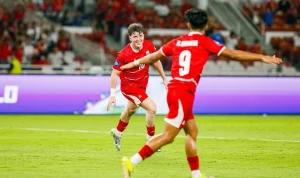 Arsenio Valpoort: Indonesia, Negara Miskin yang Gila Sepakbola