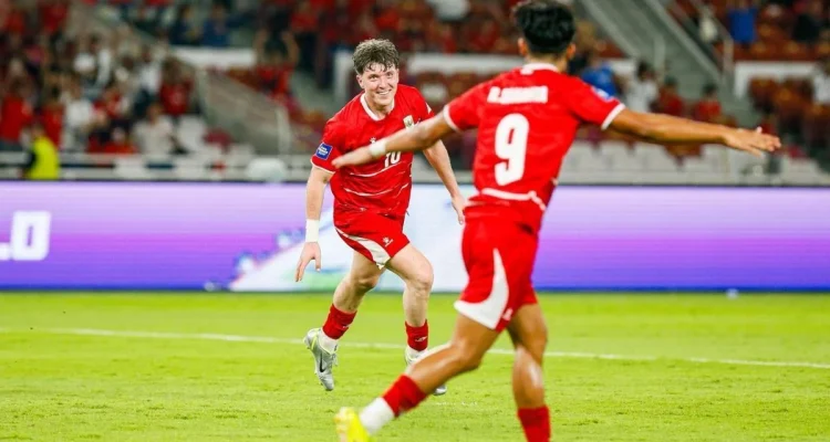 Arsenio Valpoort: Indonesia, Negara Miskin yang Gila Sepakbola