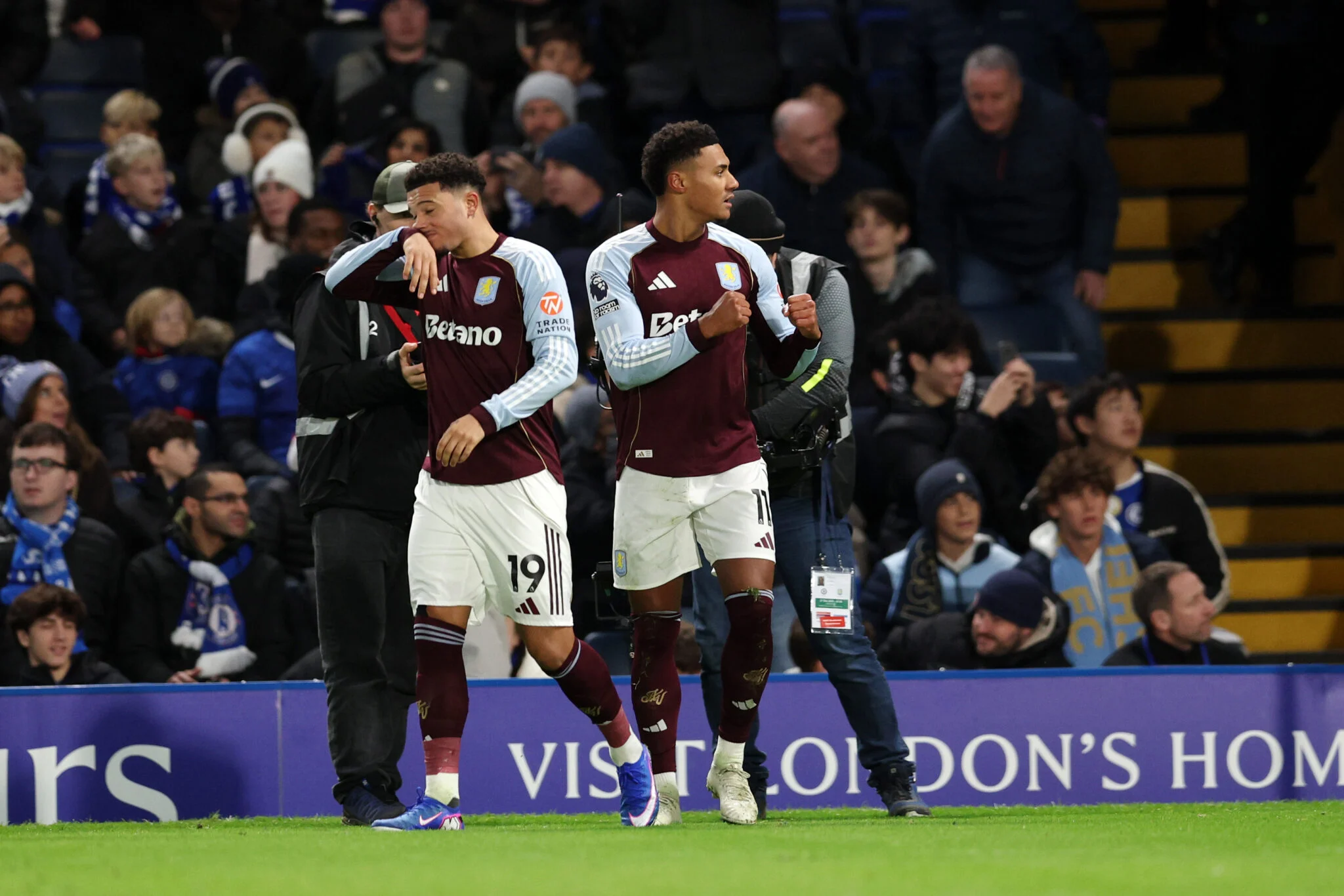 Aston Villa Tumbangkan Nottingham Forest, Unai Emery Satu Langkah Lagi Menuju Gelar Kelima di Liga Europa