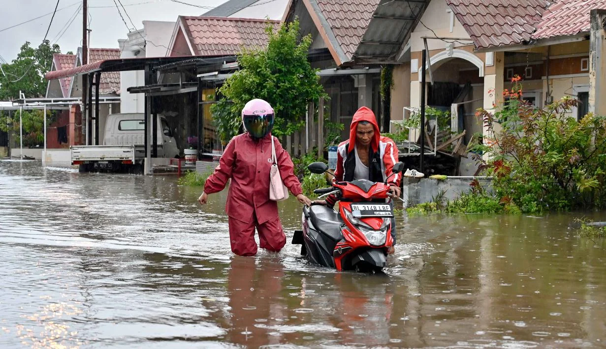 Banjir di Gorontalo: Siklon Tropis Jangmi Picu Hujan Petir di Indonesia