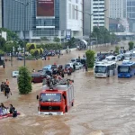 Banjir Jakarta Merendam Kawasan hingga Setinggi Paha: Ribuan Warga Terjebak Air 70 cm
