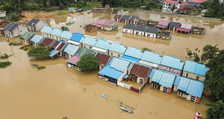 Banjir Melanda Kendari dan Kutai Barat, Ribuan Rumah Terendam