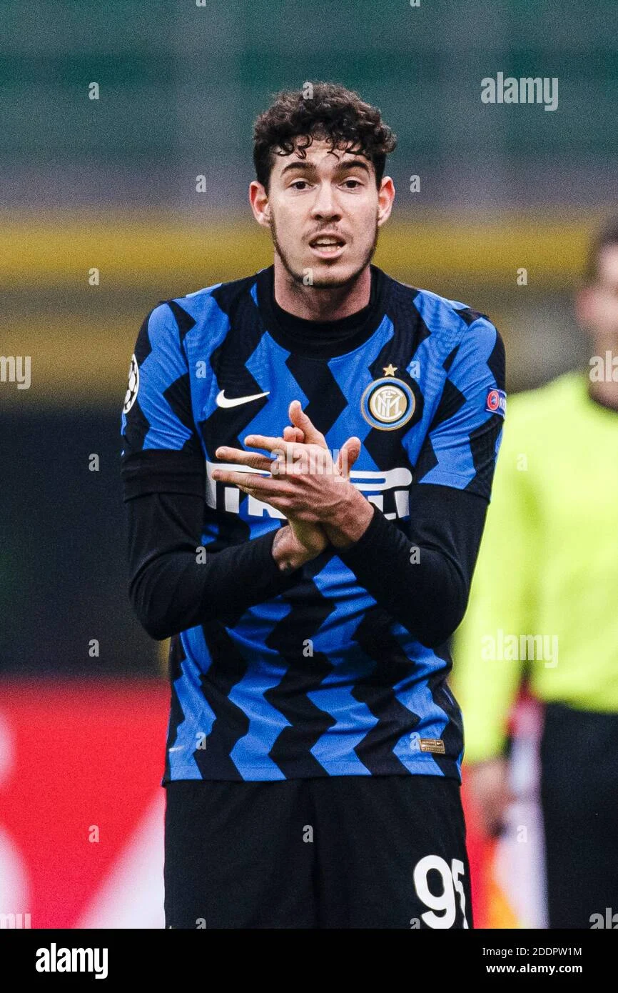 Barcelona Mengincar Alessandro Bastoni, Namun Ketidakpastian Inter dan Rencana Plan B Romero Mengguncang Pasar Transfer