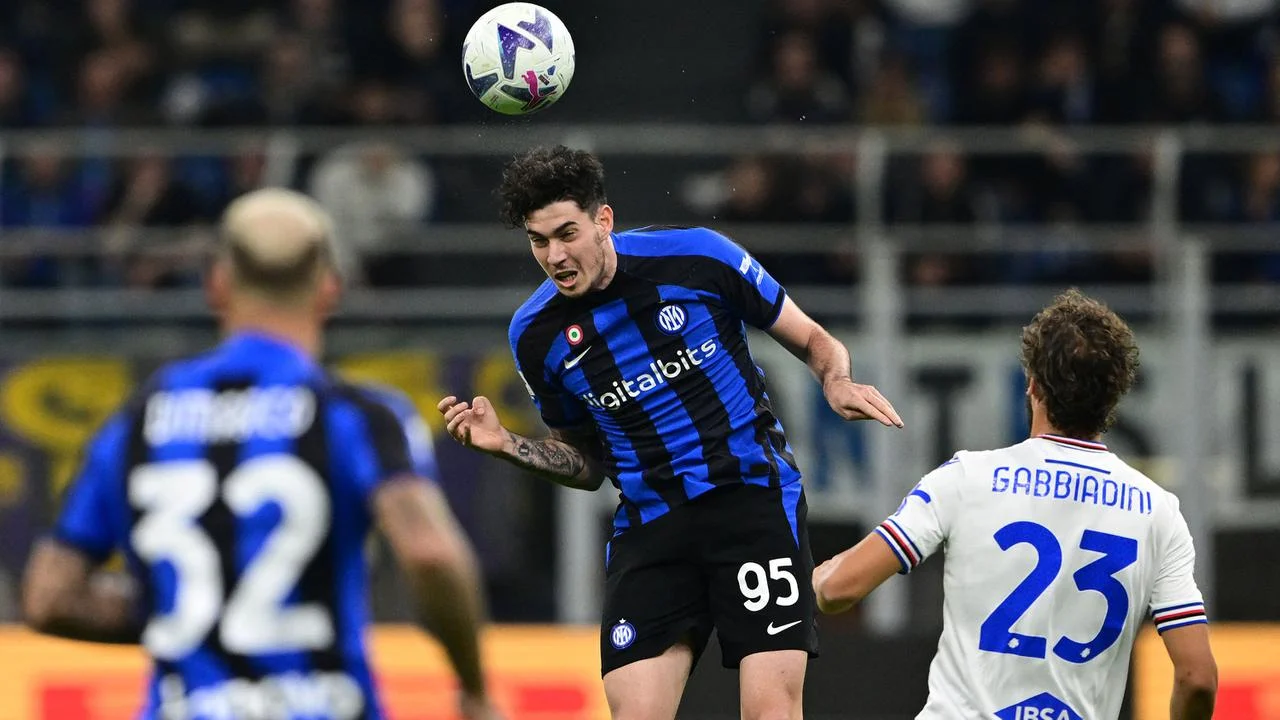 Barcelona Mengincar Alessandro Bastoni: Transfer Besar yang Berpotensi Mengguncang Inter Milan