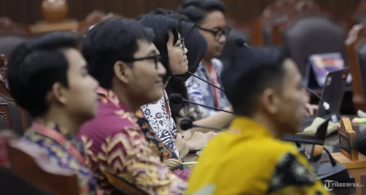 BEM Fakultas Hukum UI & Rektor Universitas Terkemuka Gugat UU TNI lewat Amicus Curiae: Dampak Besar bagi Demokrasi!