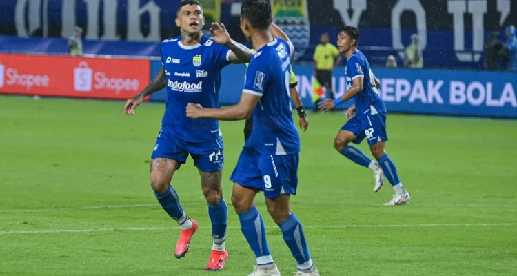 Bojan Hodak Pastikan Persib Ambil Puncak Klasemen, Borneo FC Tak Akan Menghalangi Hattrick Juara