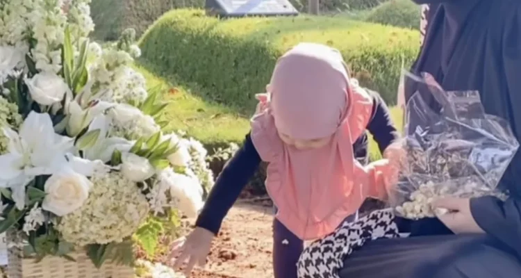 Bunga Zainal Berduka: Ayah Meninggal Dunia Setelah Berkumpul dengan Anak-Anaknya