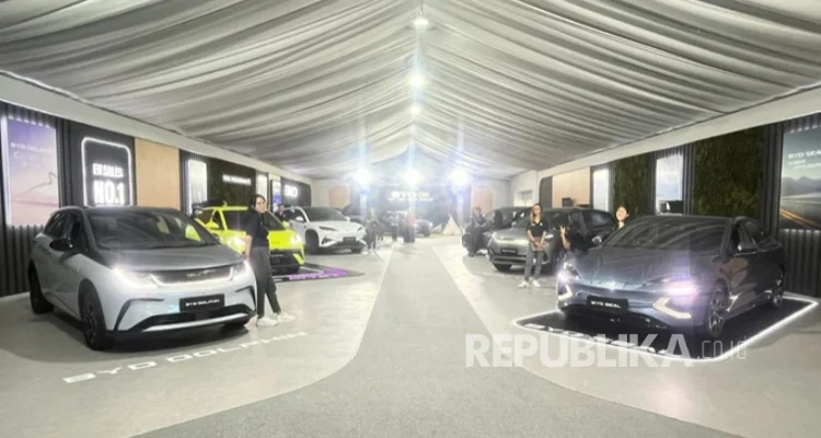 BYD Ajak Masyarakat Coba Langsung Teknologi Kendaraan Energi Baru di GBK