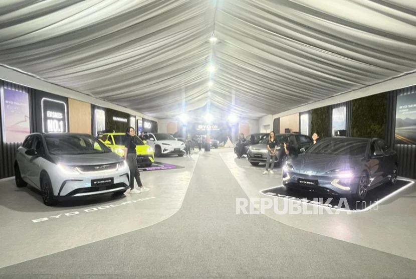 BYD Ajak Masyarakat Coba Langsung Teknologi Kendaraan Energi Baru di GBK