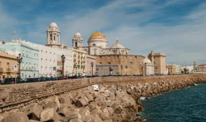 Cadiz, Kota Pesisir Spanyol yang Menawarkan Keindahan dan Sejarah