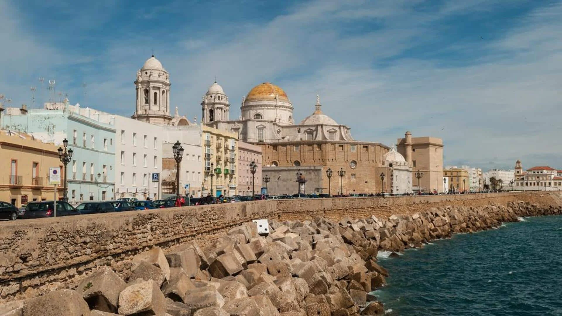 Cadiz, Kota Pesisir Spanyol yang Menawarkan Keindahan dan Sejarah