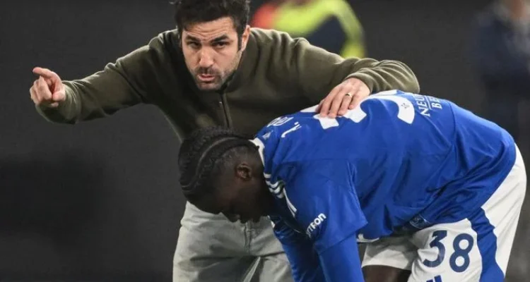 Cesc Fabregas Tolak Tawaran Chelsea, Target Kursi Pelatih Arsenal di Musim Depan