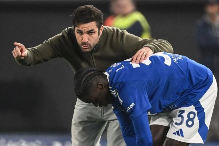 Cesc Fabregas Tolak Tawaran Chelsea, Target Kursi Pelatih Arsenal di Musim Depan