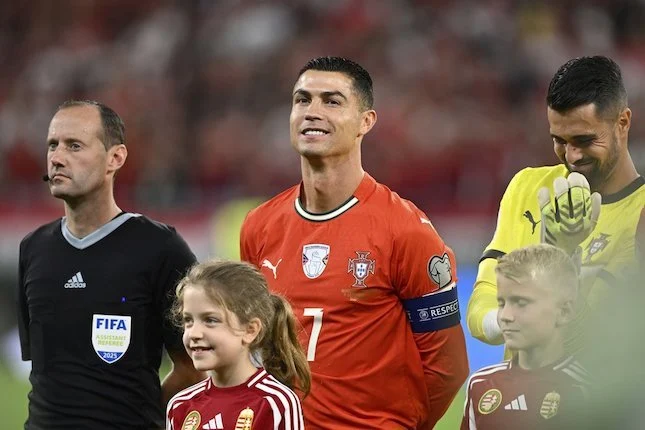 Cristiano Ronaldo Diprediksi Bermain Bersama Anaknya di Piala Dunia 2030