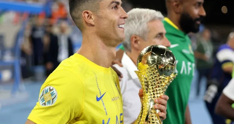Cristiano Ronaldo Raih Gelar Juara Liga Arab Saudi Bersama Al Nassr