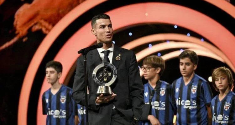 Cristiano Ronaldo Tidak Hadir dalam Upacara Penghargaan Medali Setelah Al-Nassr Kalah