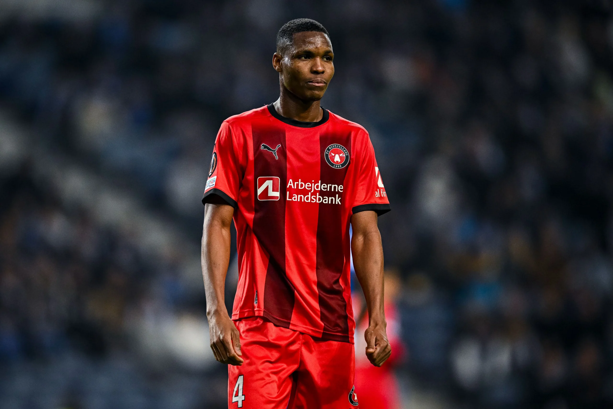 Crystal Palace Siapkan Lelang Besar untuk Bek Midtjylland Ousmane Diao