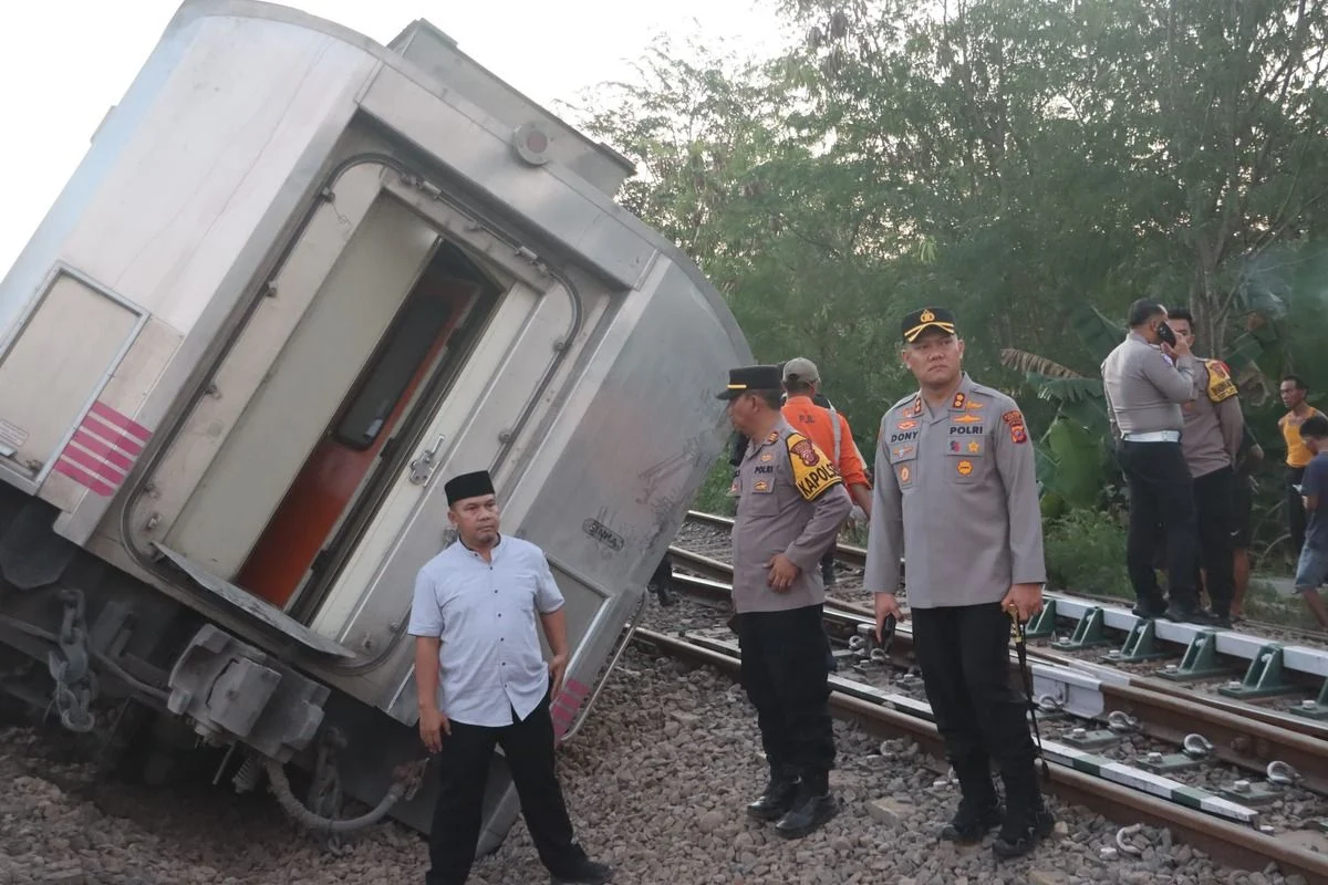 Dirut KAI Dipaksa Lengser: Dua Tabrakan Mematikan Argo Bromo Anggrek Memicu Tuntutan DPR Bertanggung Jawab