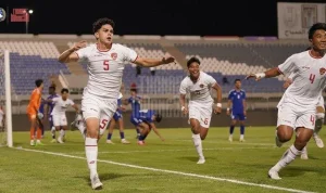 Disiplin dan Berani! Mathew Baker Optimis Indonesia Raih Tiket ke Piala Dunia U-17 2026